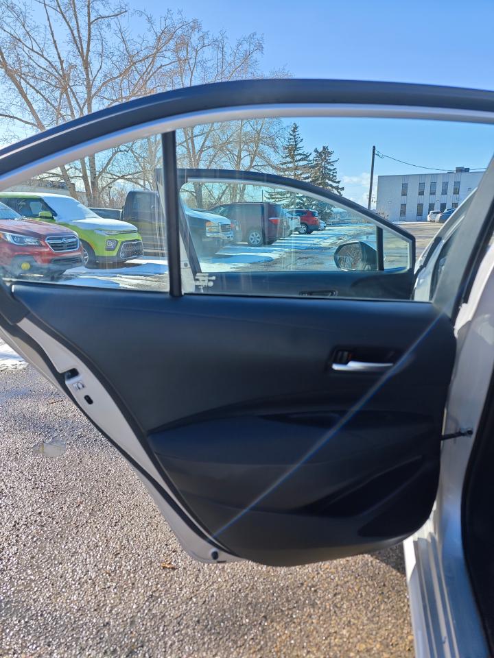2020 Toyota Corolla LE - Photo #12