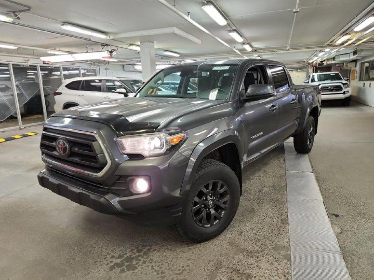 Used 2020 Toyota Tacoma SR5 Crew Cab 4x4 V6 | Heated Seats | Safety Sense | Tonneau Cover | Reverse Cam | Bluetooth & more!! for sale in Guelph, ON