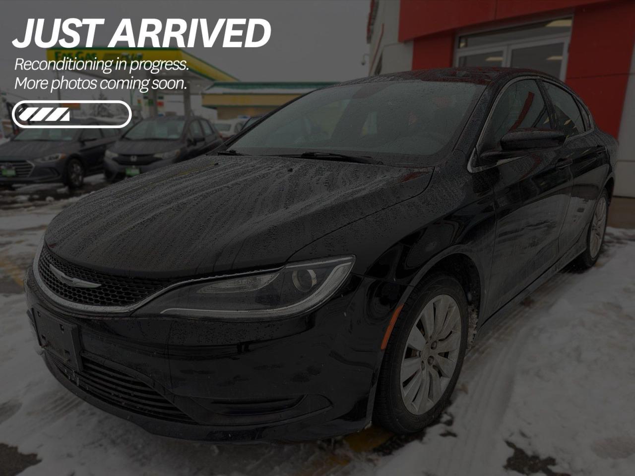 Used 2015 Chrysler 200 LX $153 BI-WEEKLY - NO REPORTED ACCIDENTS, SMOKE-FREE, LOW MILEAGE, LOCAL TRADE for sale in Cranbrook, BC