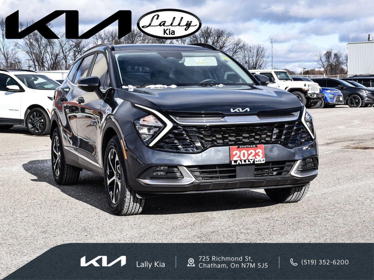 Used 2023 Kia Sportage EX FRESH OIL CHANGE, ONE OWNER, ACCIDENT FREE, AWD, APPLE CARPLAY & ANDROID AUTO, HEATED FRONT BUCKET SEATS, HEATED STEERING WHEEL, NAVIGATION SYSTEM, STEERING WHEEL MOUNTED AUDIO CONTROLS for sale in Chatham, ON