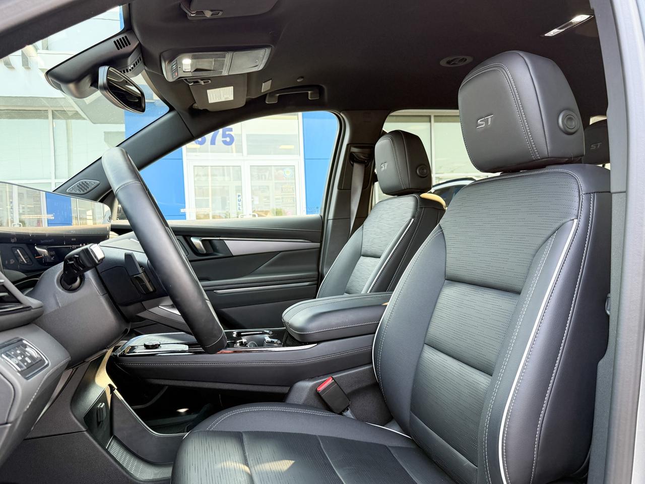 2025 Buick Enclave Sport Touring 2.5L 4 CYL WITH REMOTE START/ENTRY, HEATED SEATS, HEATED STEERING WHEEL, POWER LIFTGATE, BOSE SOUND SYSTEM Photo
