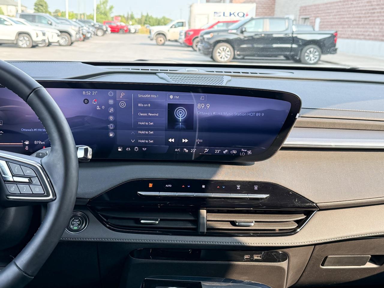 2025 Buick Enclave Sport Touring 2.5L 4 CYL WITH REMOTE START/ENTRY, HEATED SEATS, HEATED STEERING WHEEL, POWER LIFTGATE, BOSE SOUND SYSTEM Photo