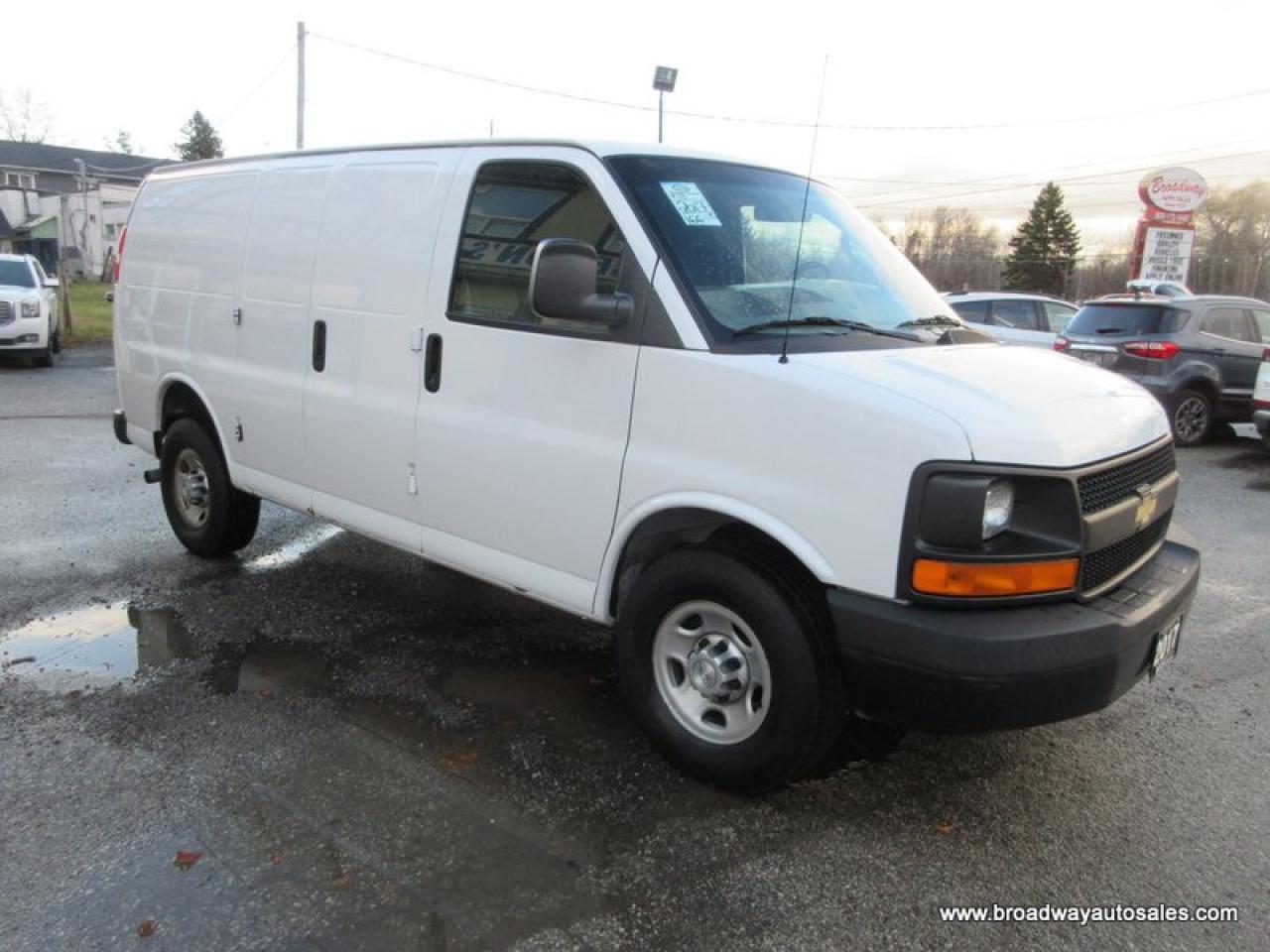 2017 Chevrolet Express 3/4 TON CARGO-MOVING 2 PASSENGER 4.8L - V8.. TOW SUPPORT.. BARN-DOOR-ENTRANCES.. SHORTY.. BACK-UP CAMERA.. Photo4