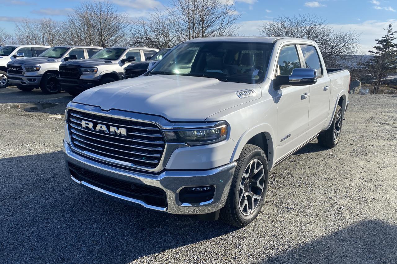 New 2025 RAM 1500 Laramie 4x4 Crew Cab 5'7