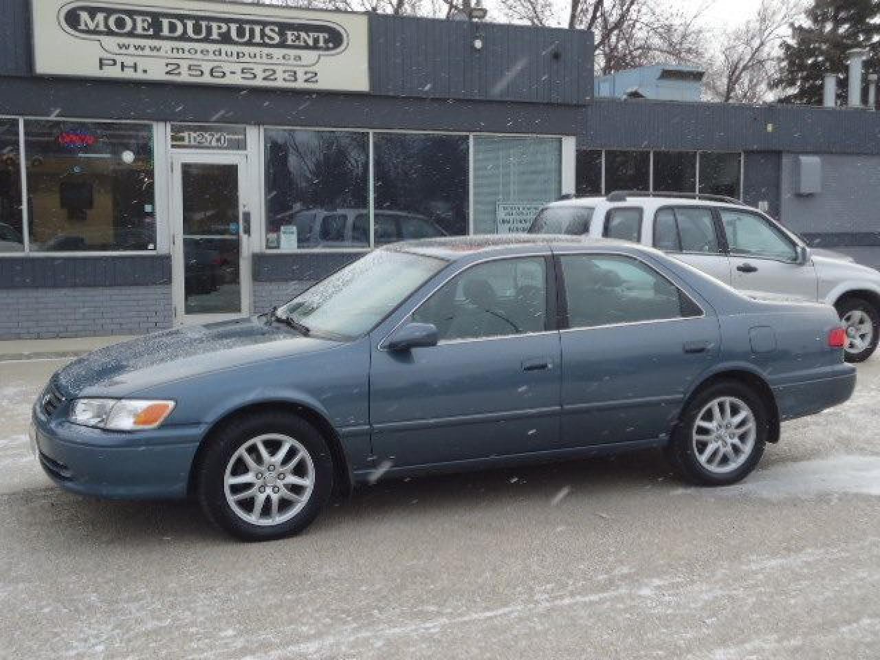 Used 2000 Toyota Camry XLE for sale in Winnipeg, MB