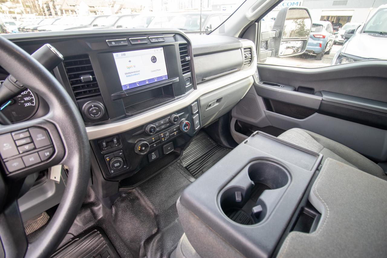 2023 Ford F-350 Super Duty SRW XLT 4WD CREW CAB 8' BOX Photo5
