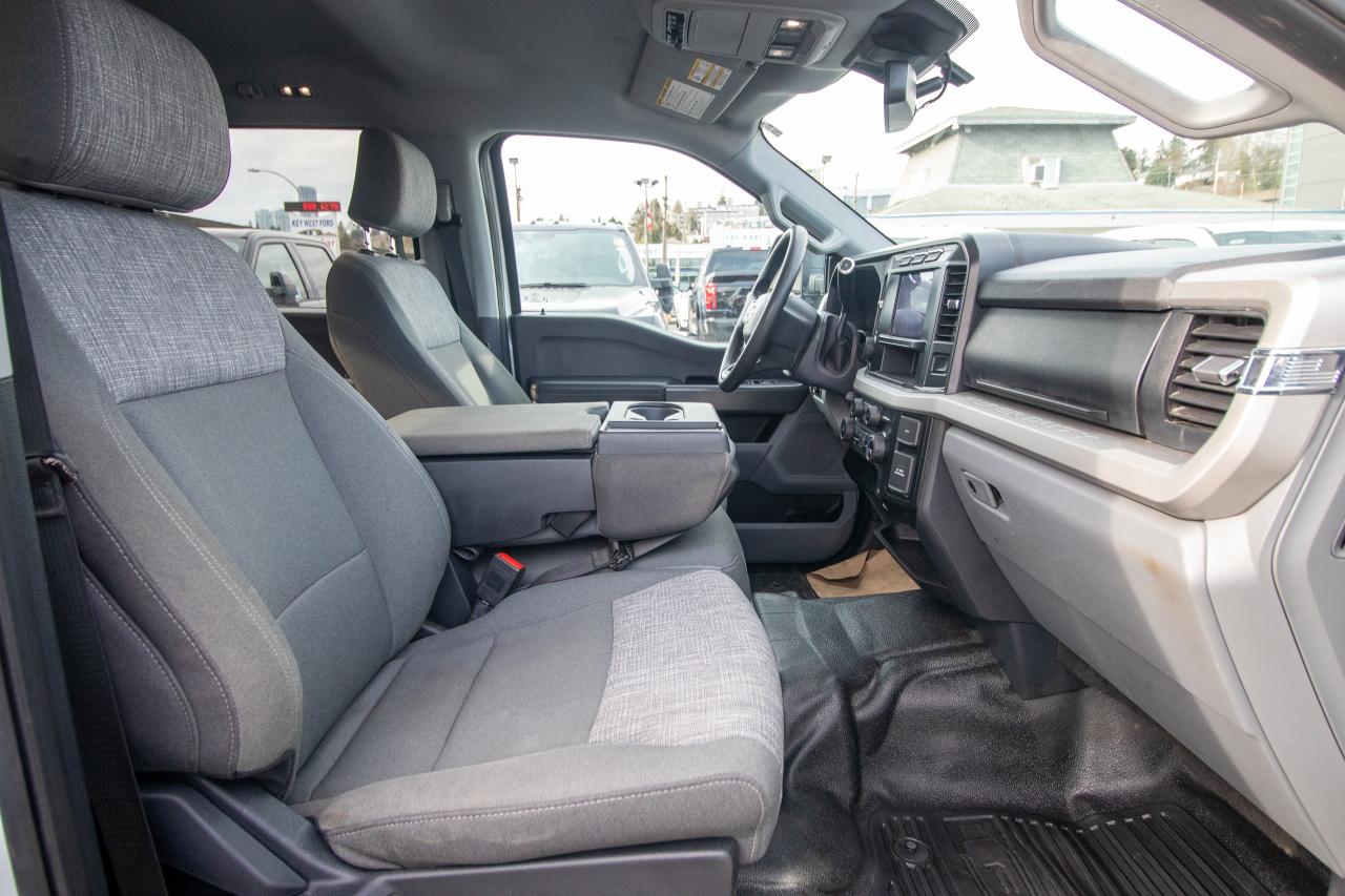 2023 Ford F-350 Super Duty SRW XLT 4WD CREW CAB 8' BOX Photo5