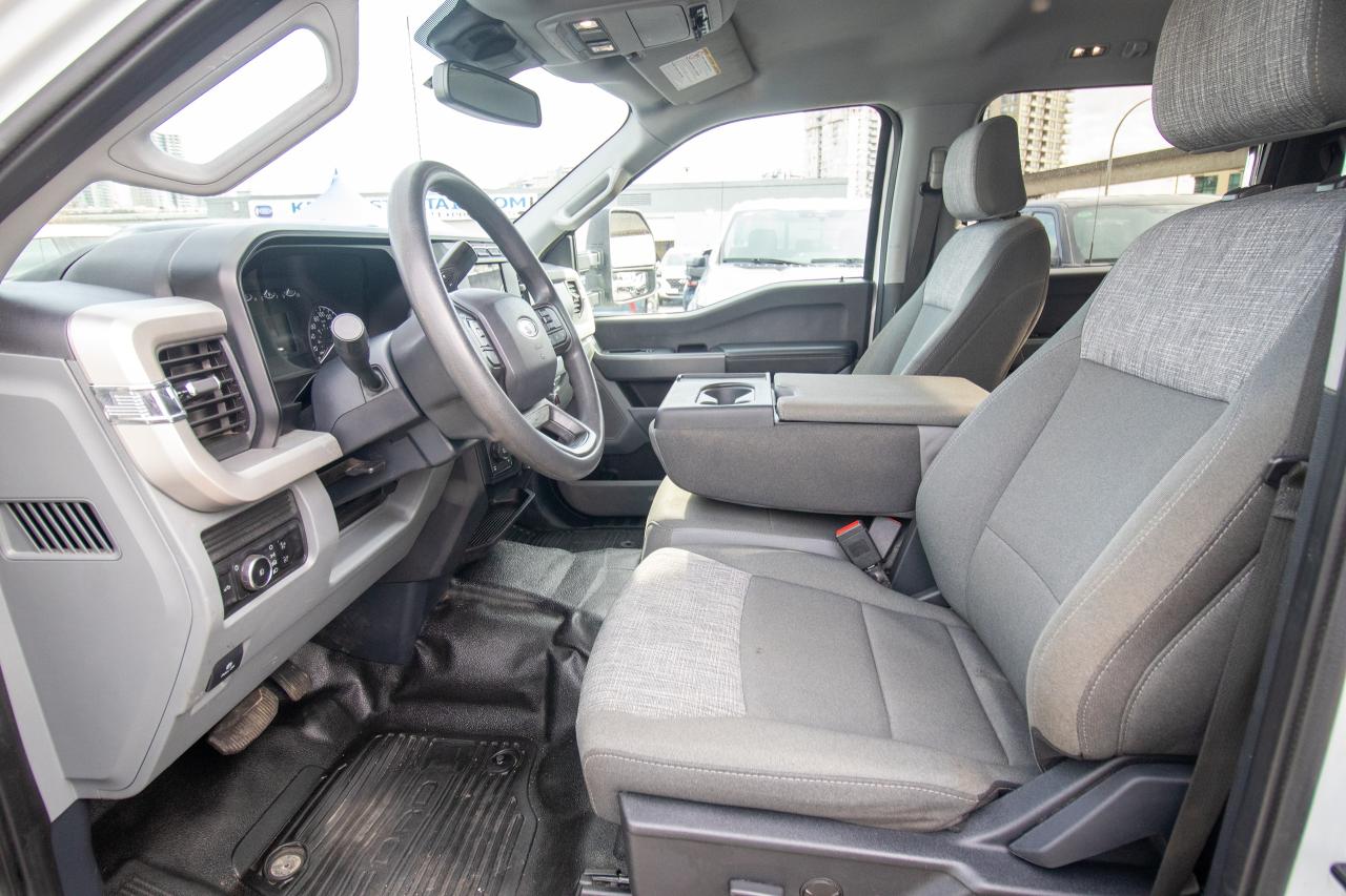 2023 Ford F-350 Super Duty SRW XLT 4WD CREW CAB 8' BOX Photo5