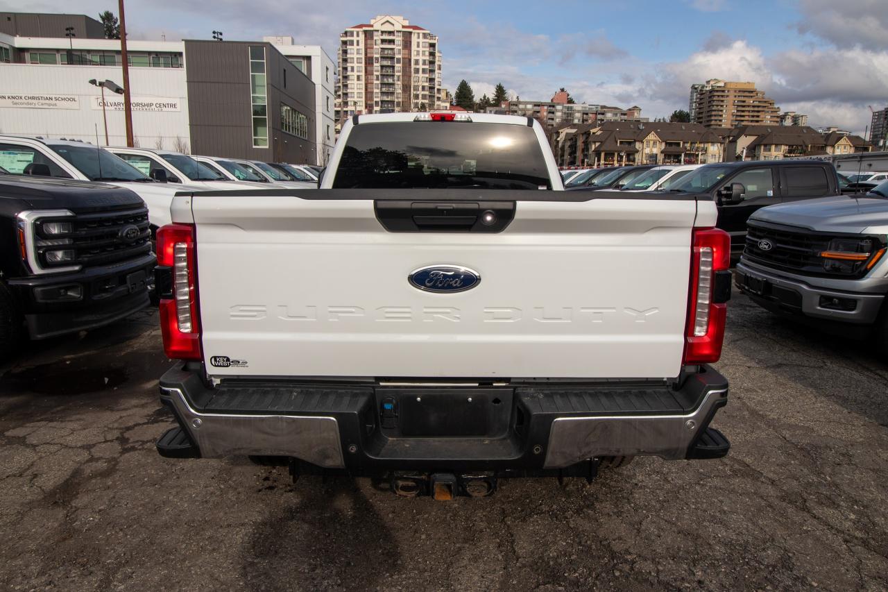 2023 Ford F-350 Super Duty SRW XLT 4WD CREW CAB 8' BOX Photo5