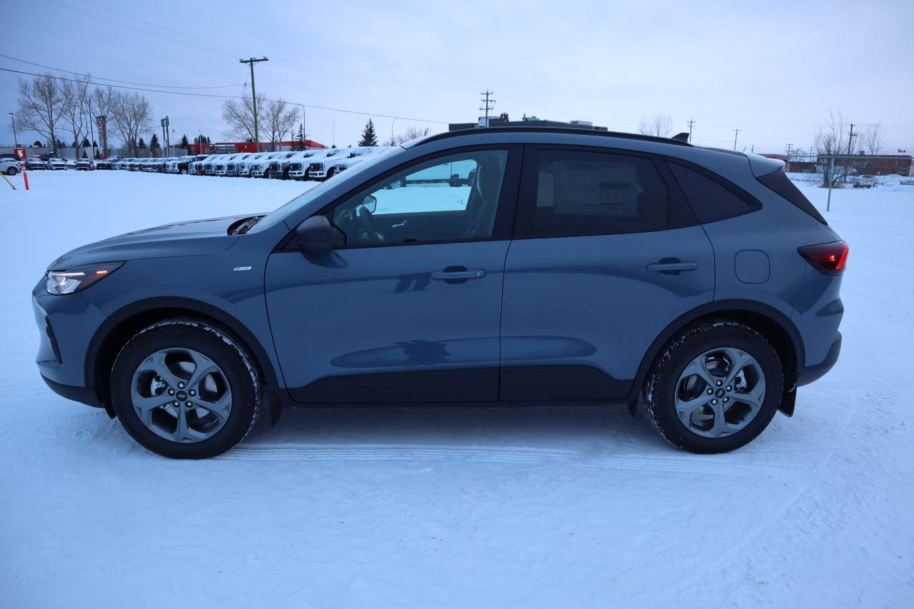 2025 Ford Escape ST-Line Photo1