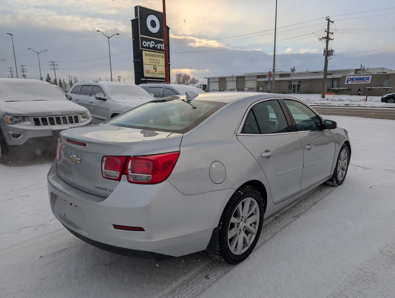 2015 Chevrolet Malibu 4dr Sdn LT w/2LT - Photo #4