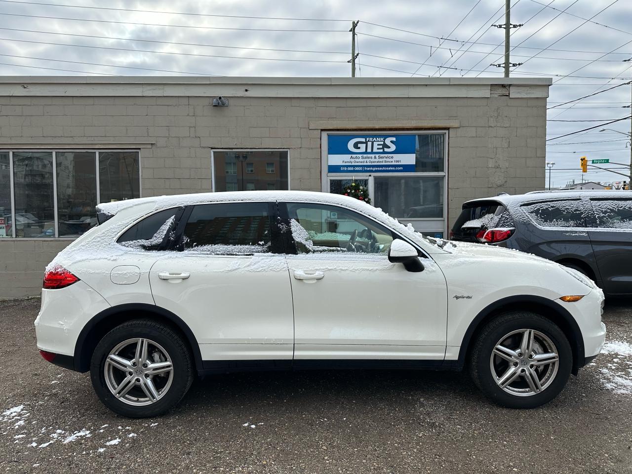 2012 Porsche Cayenne AWD 4dr S Hybrid - Photo #2