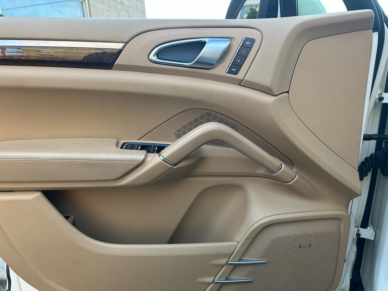2012 Porsche Cayenne AWD 4dr S Hybrid - Photo #8