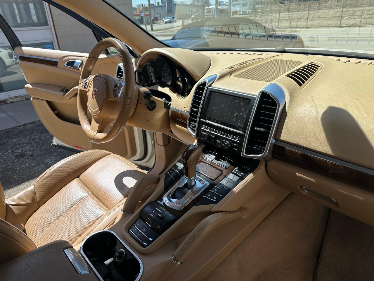 2012 Porsche Cayenne AWD 4dr S Hybrid - Photo #11