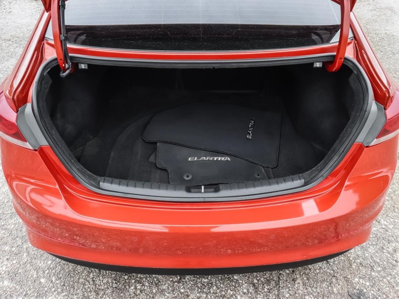 2017 Hyundai Elantra Limited - Photo #13