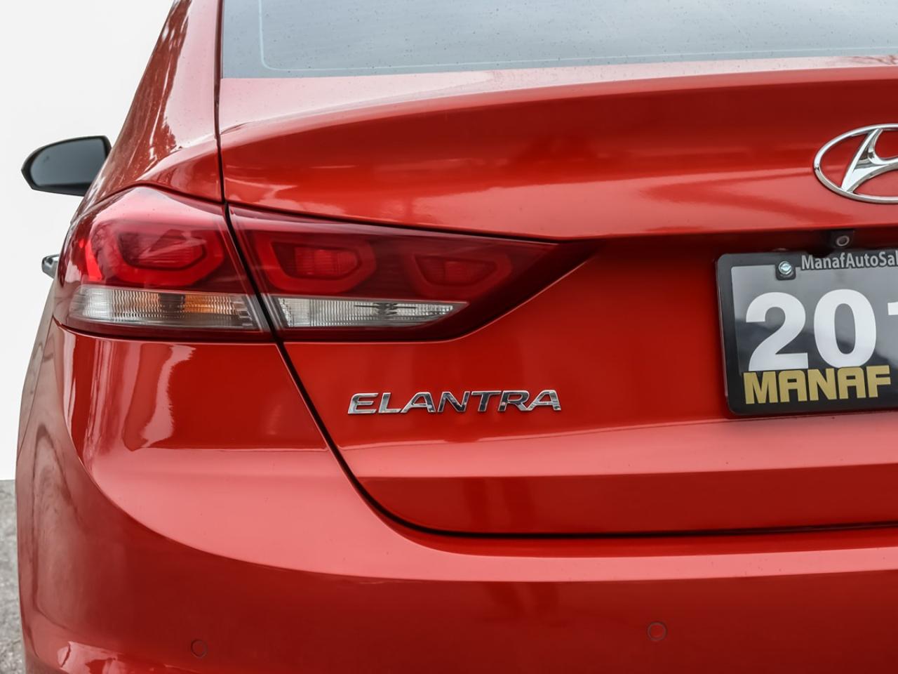 2017 Hyundai Elantra Limited - Photo #9