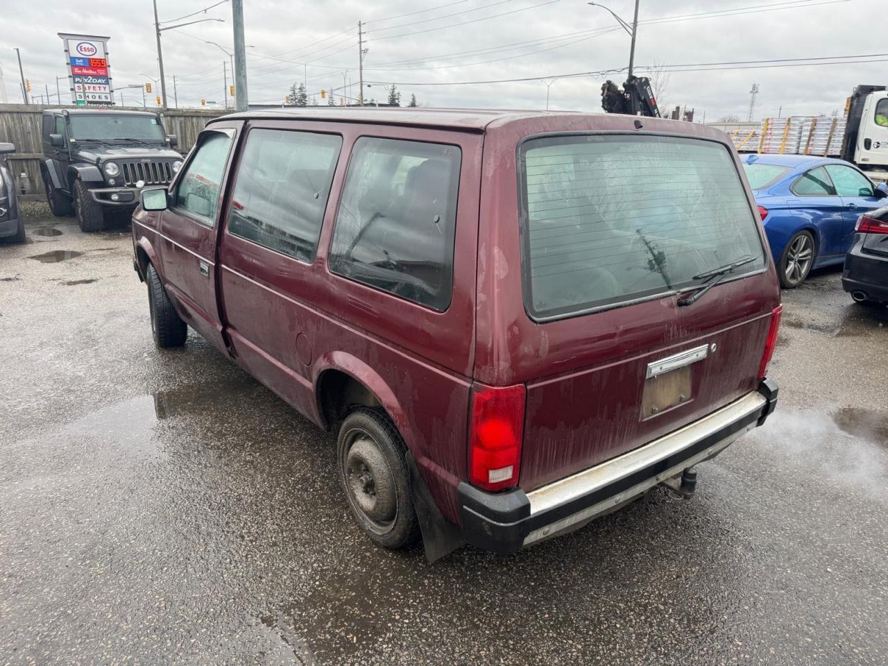 1986 Dodge Caravan RUNS AND DRIVES, GREAT SHAPE, OILED, AS IS SPECIAL - Photo #3