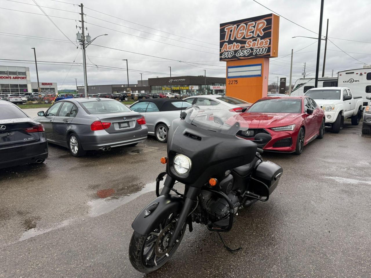 Used 2019 Indian Chief  CHIEFTAIN DARK HORSE 111CI, ONLY 33KMS, LOADED for sale in London, ON