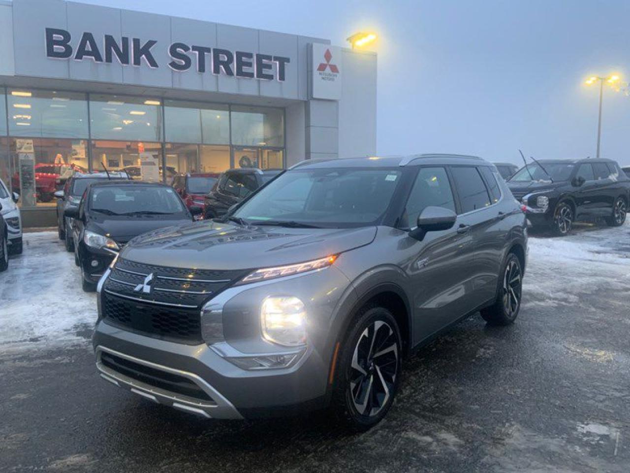 Used 2023 Mitsubishi Outlander Plug-In Hybrid SEL S-AWC for sale in Gloucester, ON