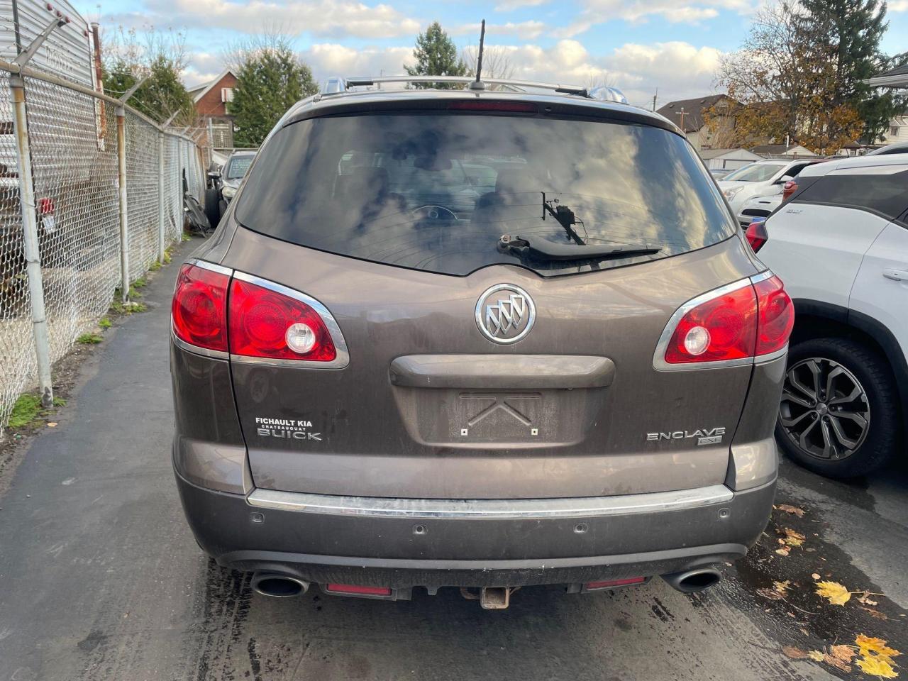 2009 Buick Enclave CXL *AWD, 7 PASSENGER SEATS, LEATHER HEATED SEATS* - Photo #5