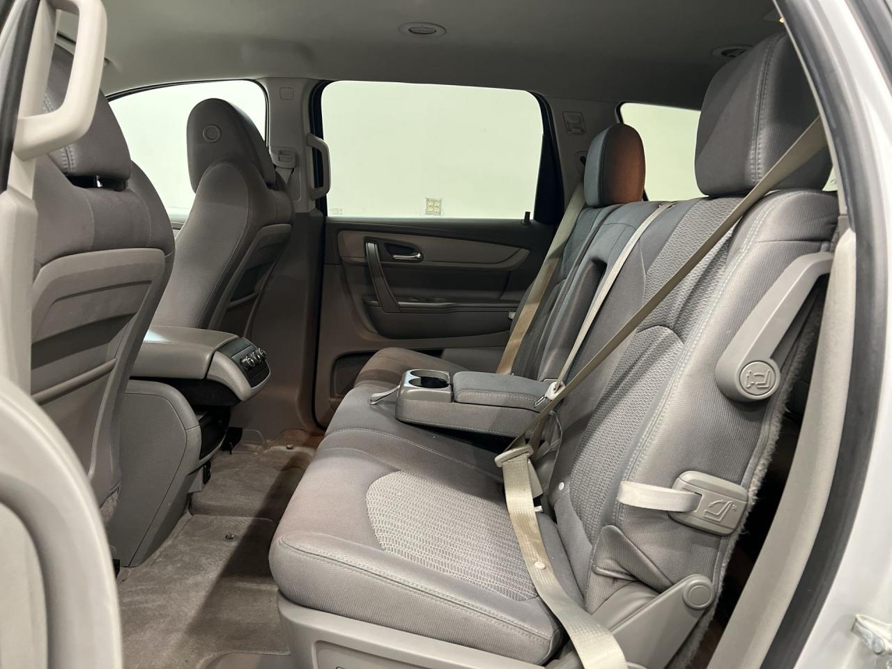 2017 Chevrolet Traverse 8-PASS | LOW KMS!! | REAR CAM | 17IN ALLOYS | A/C Photo