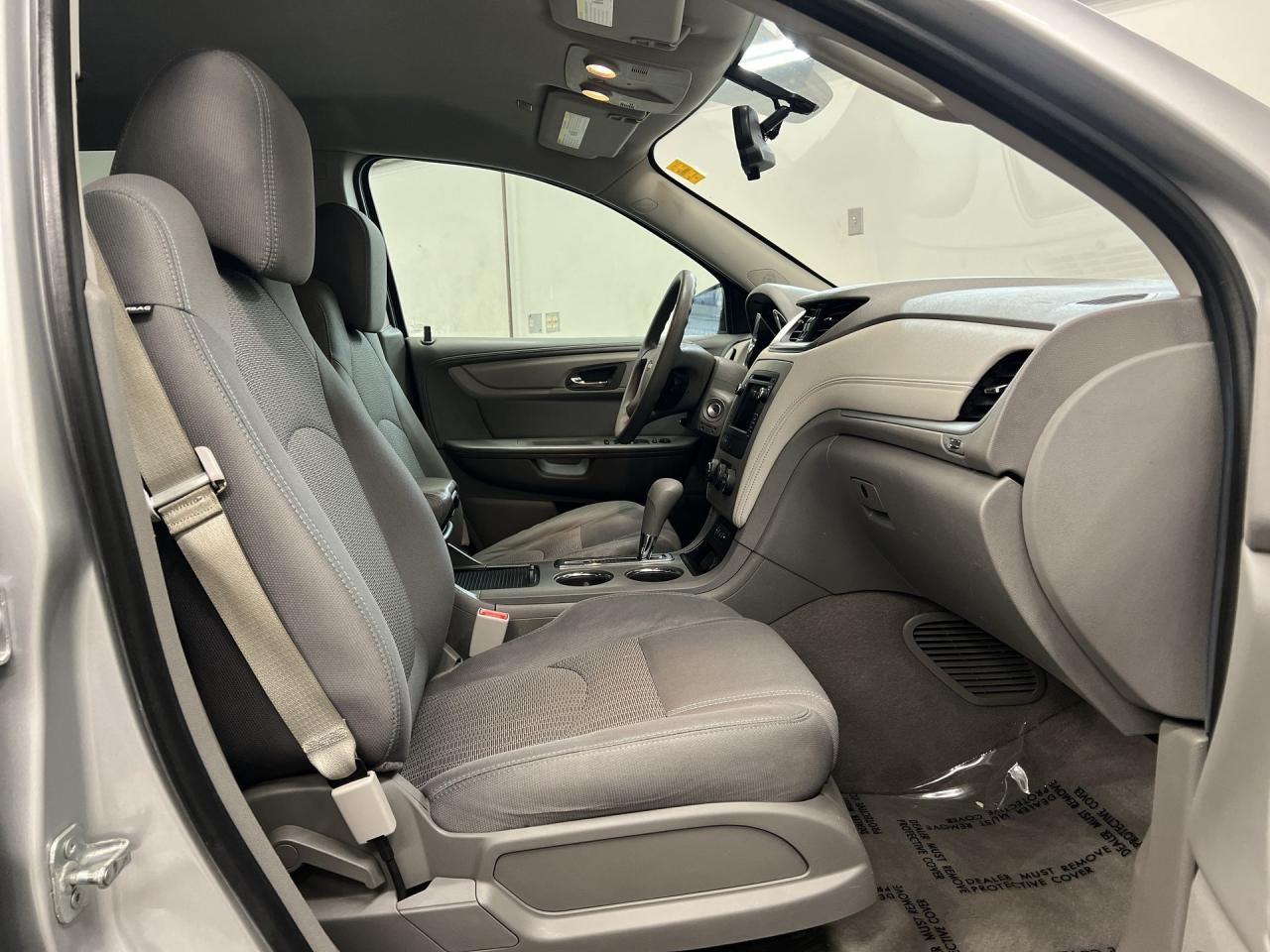 2017 Chevrolet Traverse 8-PASS | LOW KMS!! | REAR CAM | 17IN ALLOYS | A/C Photo