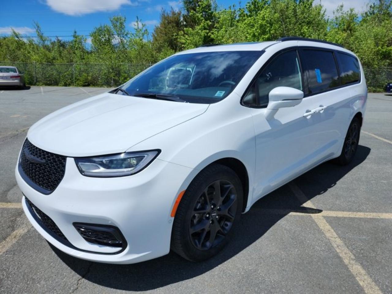 Used 2022 Chrysler Pacifica Limited | Leather | Sunroof | Nav | Cooled + Heated Seats | 360 Camera | Adaptive Cruise & more!! for sale in Guelph, ON