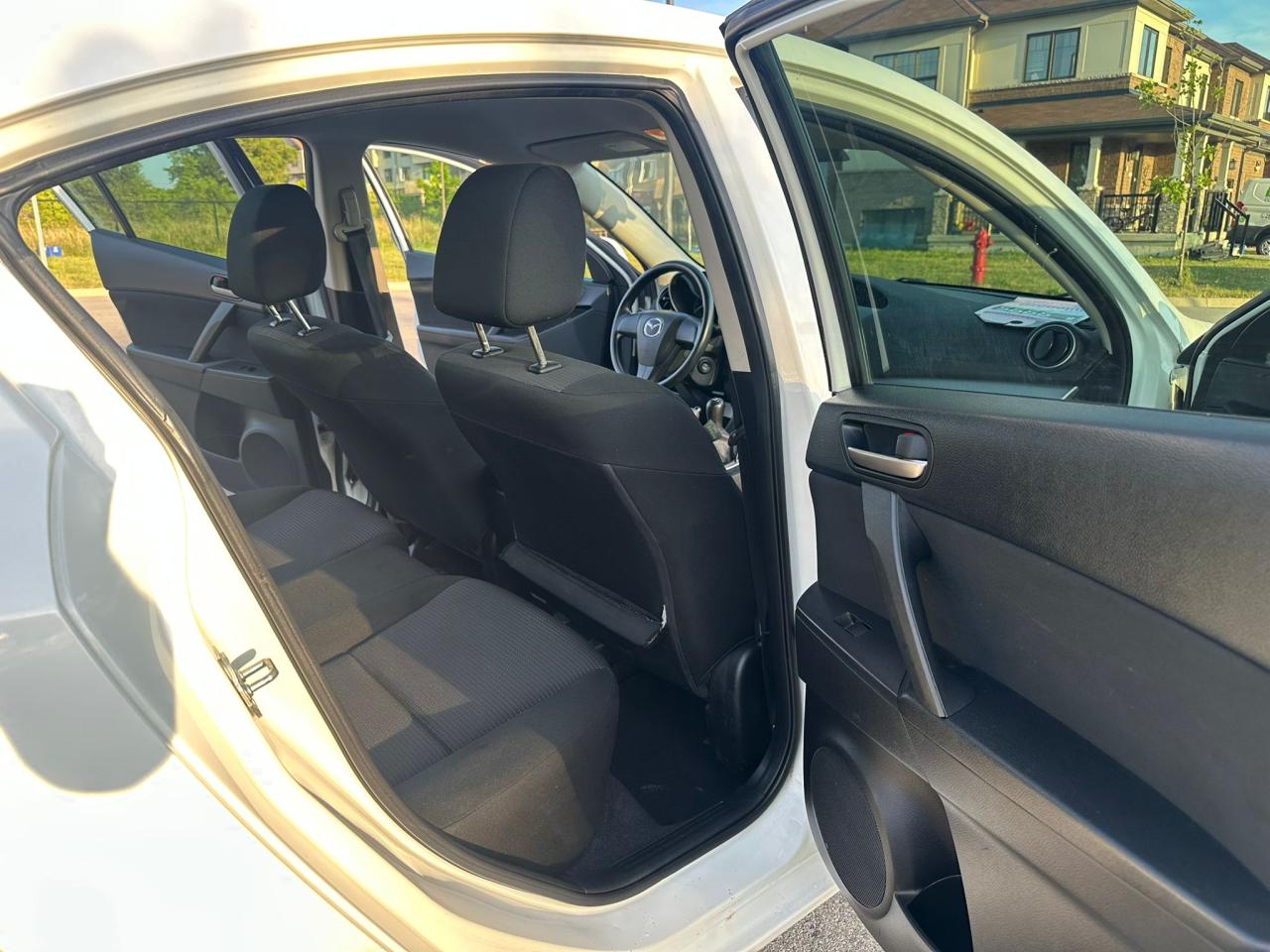 2012 Mazda MAZDA3 GX - Photo #21
