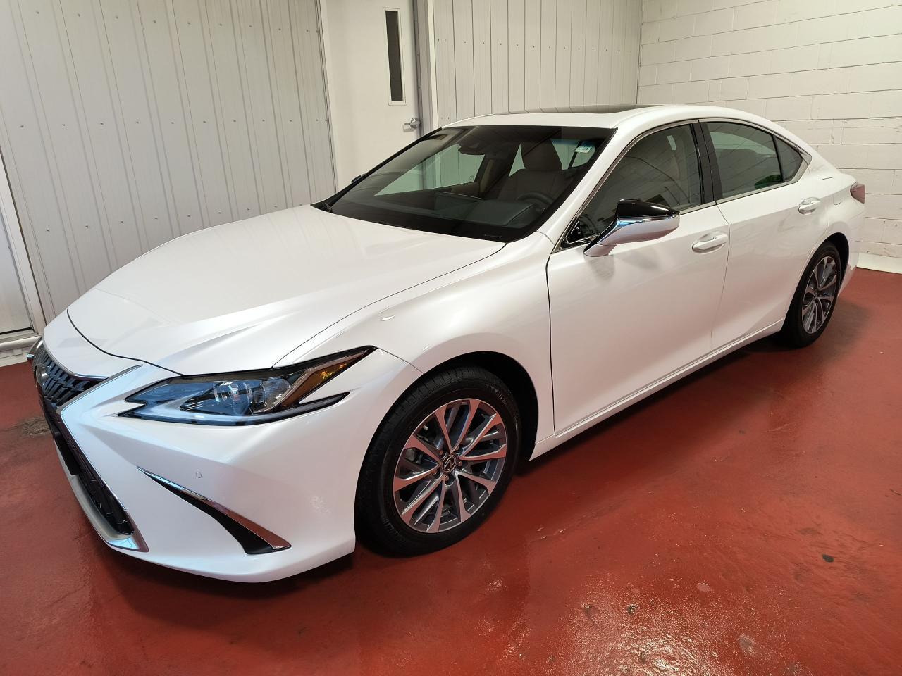 Used 2022 Lexus ES 350 for sale in Pembroke, ON