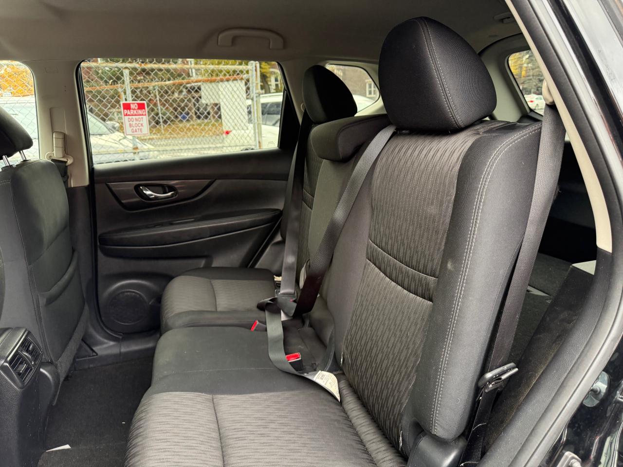 2017 Nissan Rogue SV - Photo #12