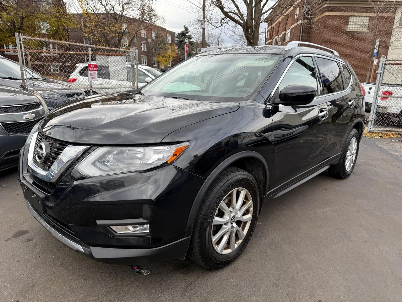 Used 2017 Nissan Rogue SV for sale in Hamilton, ON