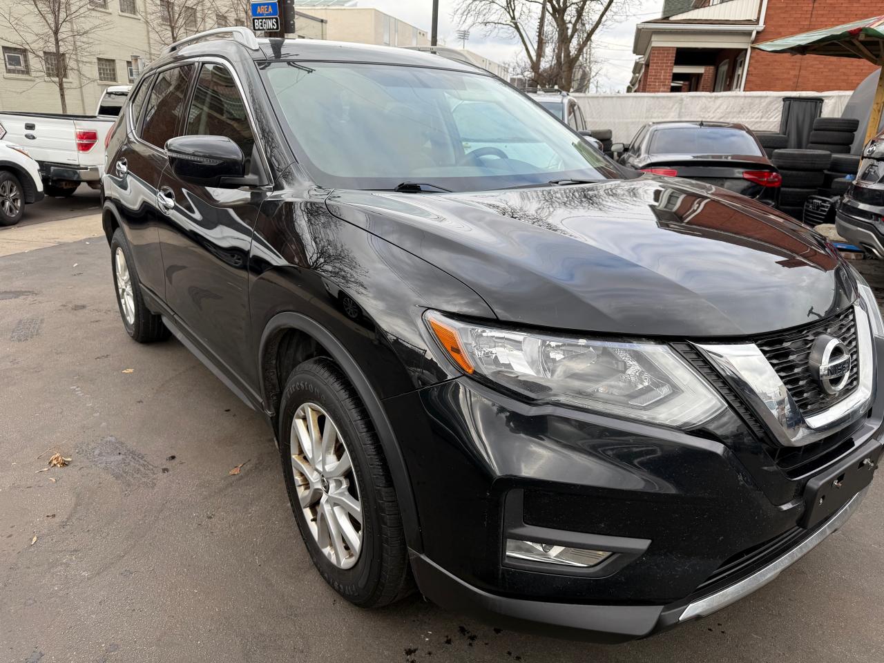2017 Nissan Rogue SV - Photo #7