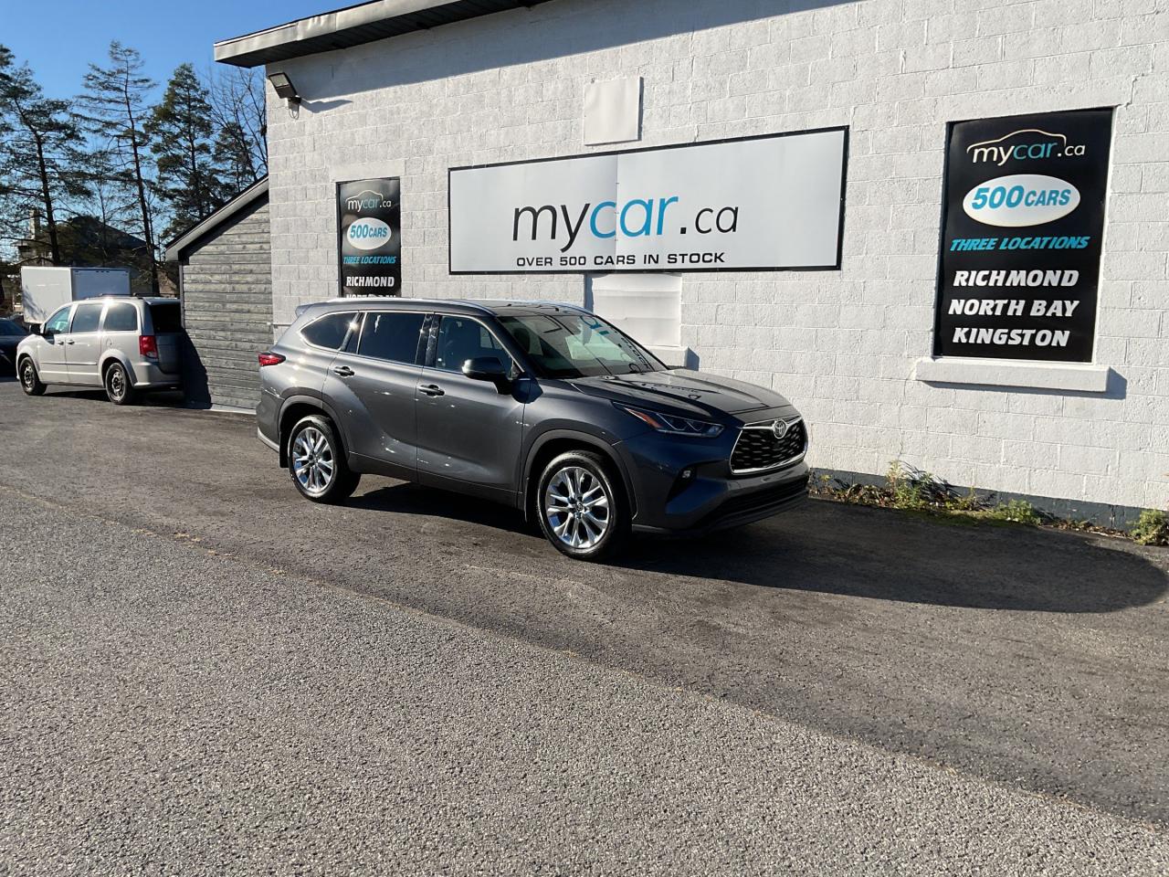 Used 2020 Toyota Highlander Limited 3.5L LIMITED EDITION!!! SUNROOF. HATED SEATS. LEATHER. NAV. BACKUP CAM. BLUETOOTH. A/C. CRUISE. PWR for sale in Kingston, ON