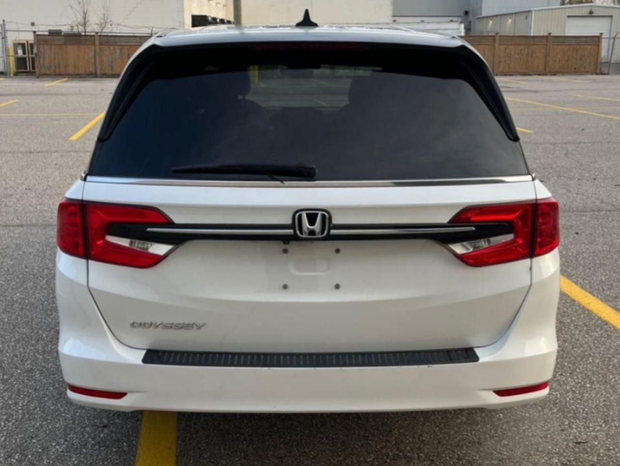 2022 Honda Odyssey EX-RES DVD-POWER SLIDING DOORS - Photo #4