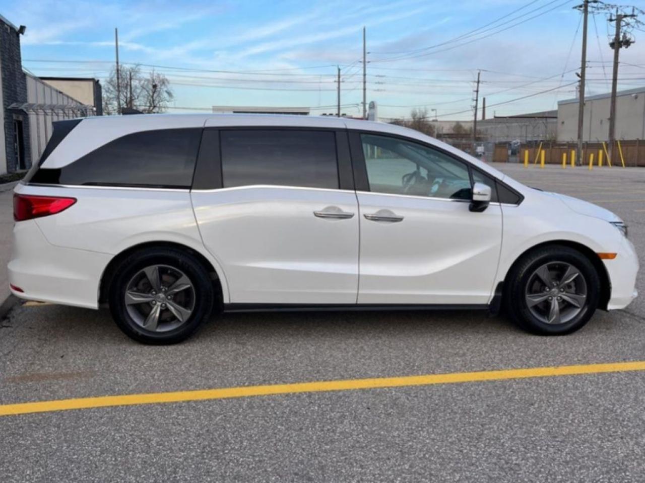 2022 Honda Odyssey EX-RES DVD-POWER SLIDING DOORS - Photo #5