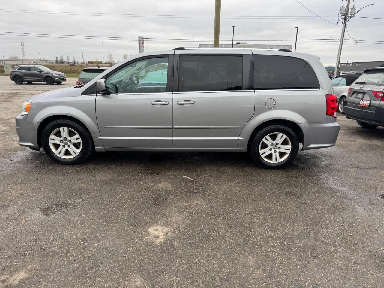 2013 Dodge Grand Caravan CREW, LOADED, LEATHER, SCREEN, 7 PASS, CERT - Photo #2