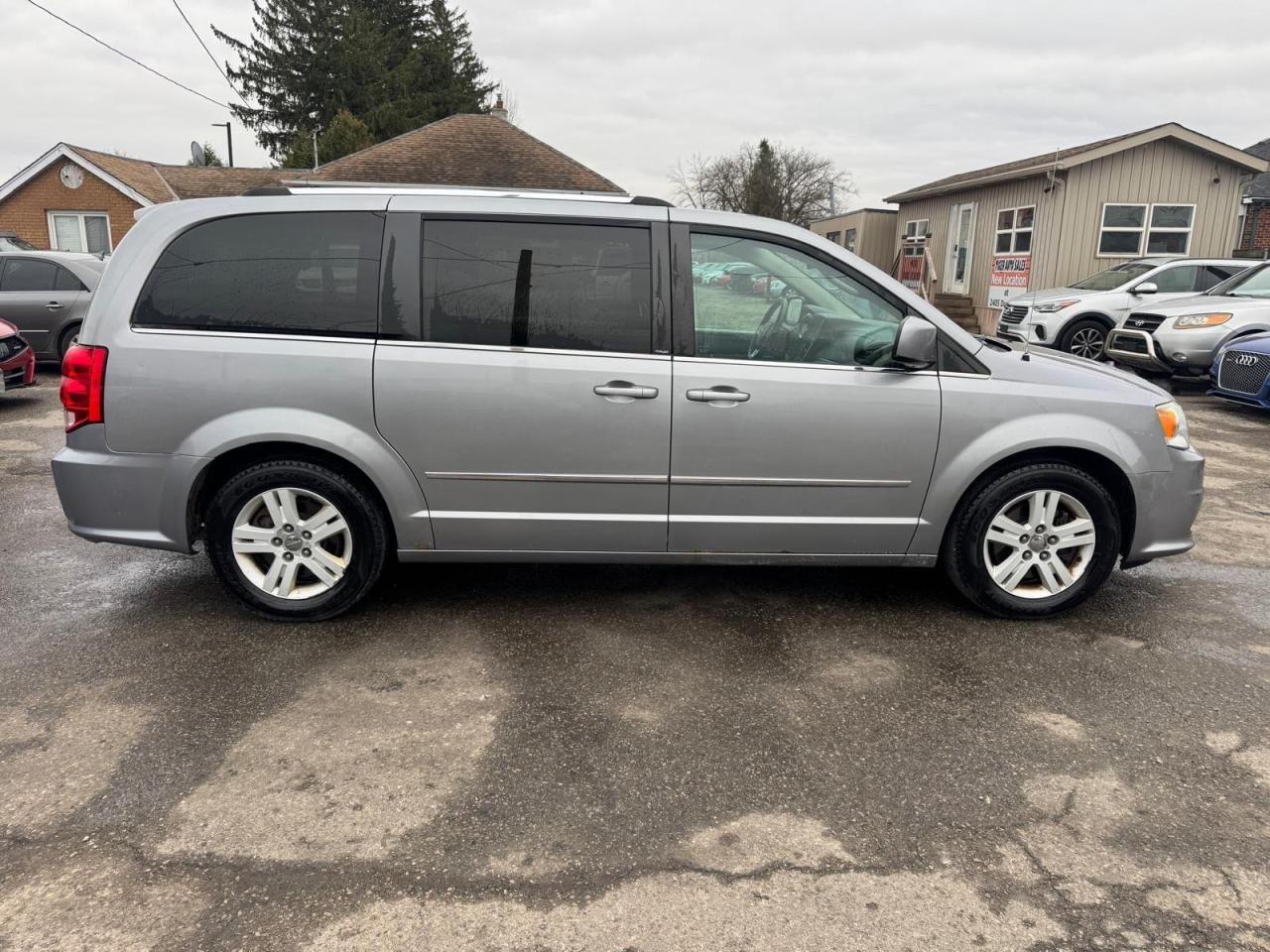 2013 Dodge Grand Caravan CREW, LOADED, LEATHER, SCREEN, 7 PASS, CERT - Photo #6