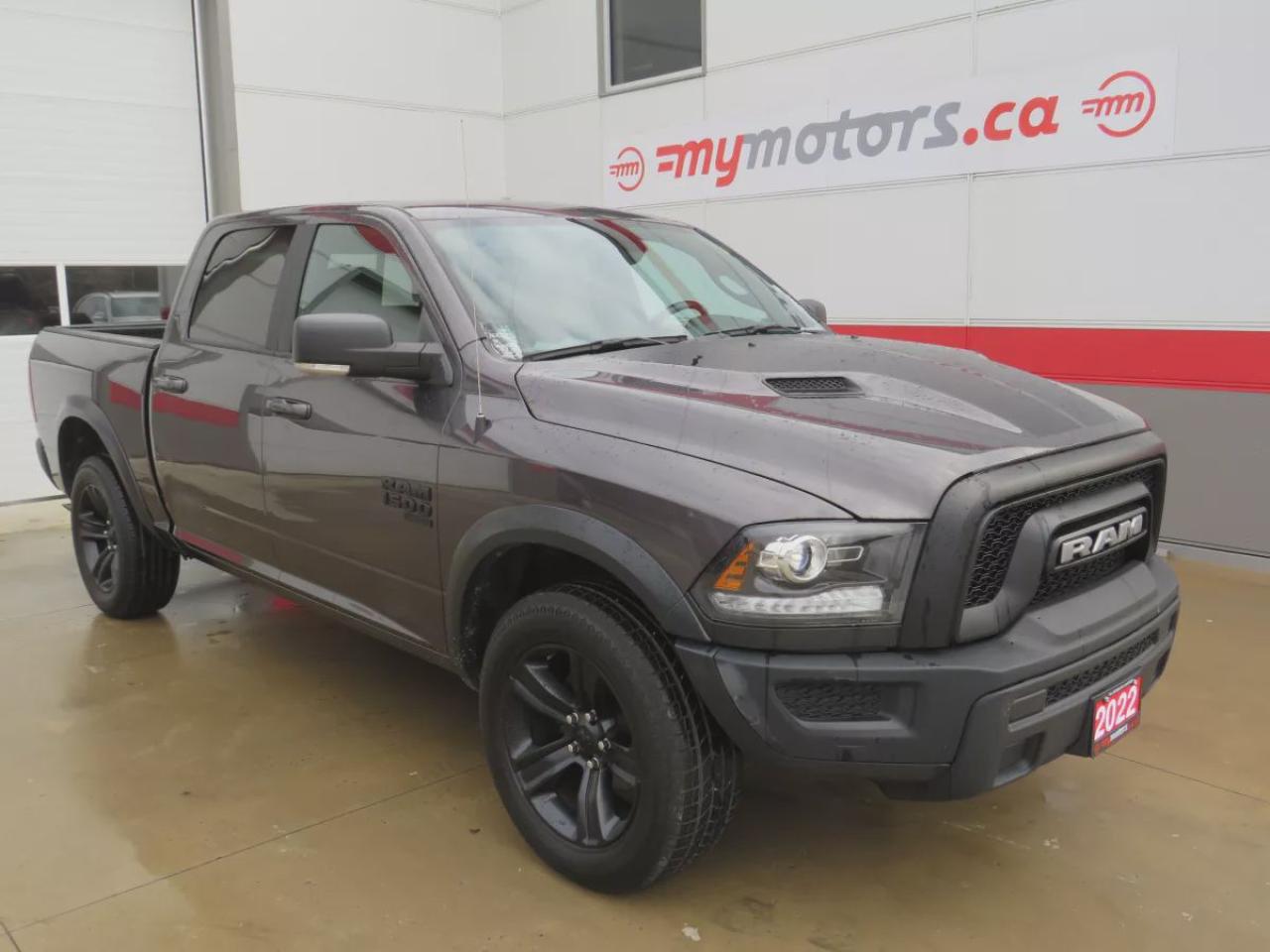 Used 2022 RAM 1500 Classic Warlock (**4WD**ALLOY RIMS**TRAILER HITCH**REMOTE START**REVERSE CAMERA**DIGITAL TOUCHSCREEN**BLUETOOTH**CRUISE CONTROL**PUSH  BUTTON START**DUAL CLIMATE CONTROL**) for sale in Tillsonburg, ON