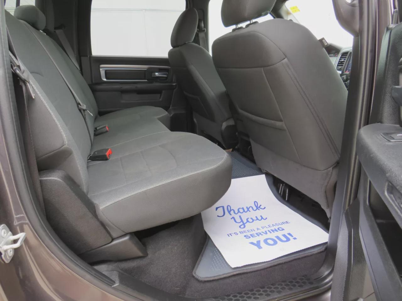 2022 RAM 1500 Classic Warlock (**4WD**ALLOY RIMS**TRAILER HITCH**REMOTE START**REVERSE CAMERA**DIGITAL TOUCHSCREEN**BLUETOOTH**CRUISE CONTROL**PUSH  BUTTON START**DUAL CLIMATE CONTROL**) Photo