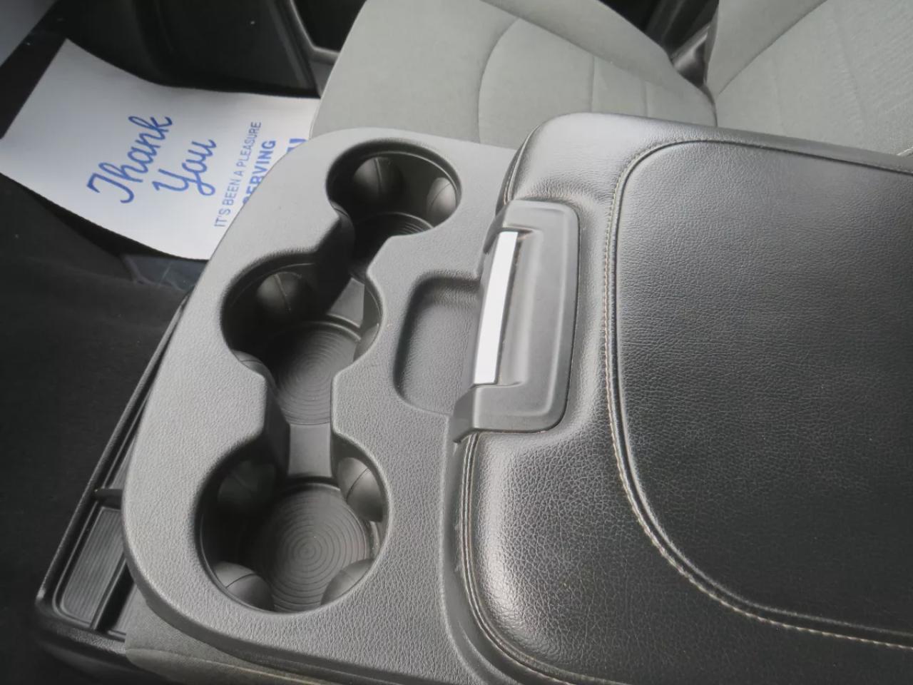 2022 RAM 1500 Classic Warlock (**4WD**ALLOY RIMS**TRAILER HITCH**REMOTE START**REVERSE CAMERA**DIGITAL TOUCHSCREEN**BLUETOOTH**CRUISE CONTROL**PUSH  BUTTON START**DUAL CLIMATE CONTROL**) Photo