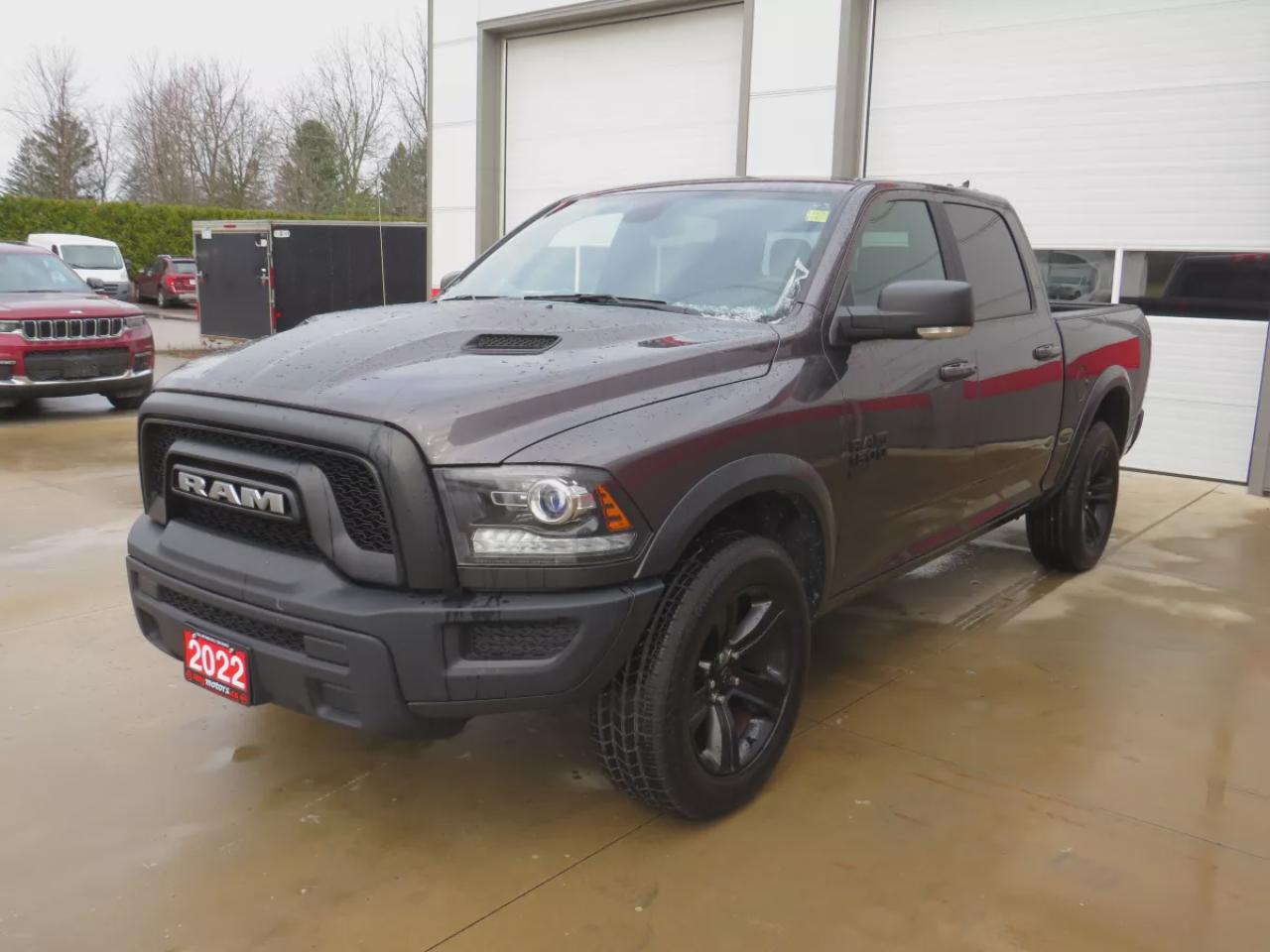 2022 RAM 1500 Classic Warlock (**4WD**ALLOY RIMS**TRAILER HITCH**REMOTE START**REVERSE CAMERA**DIGITAL TOUCHSCREEN**BLUETOOTH**CRUISE CONTROL**PUSH  BUTTON START**DUAL CLIMATE CONTROL**) Photo