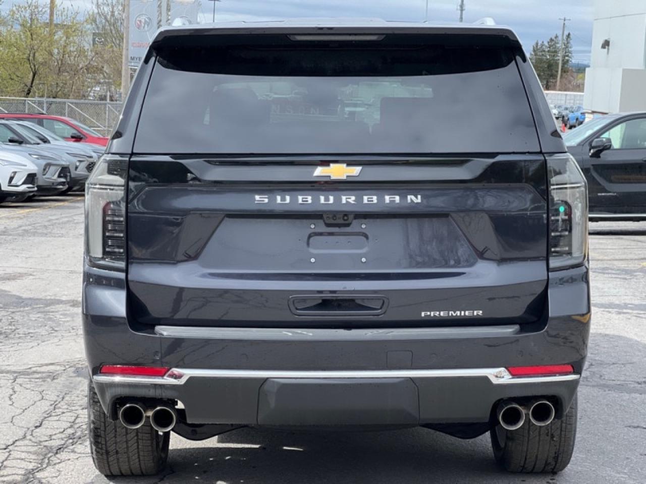 2025 Chevrolet Suburban Premier  - Leather Seats Photo3
