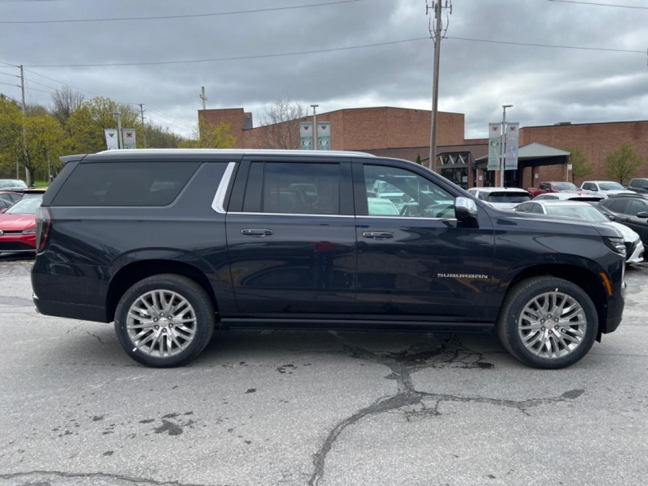 2025 Chevrolet Suburban Premier  - Leather Seats Photo