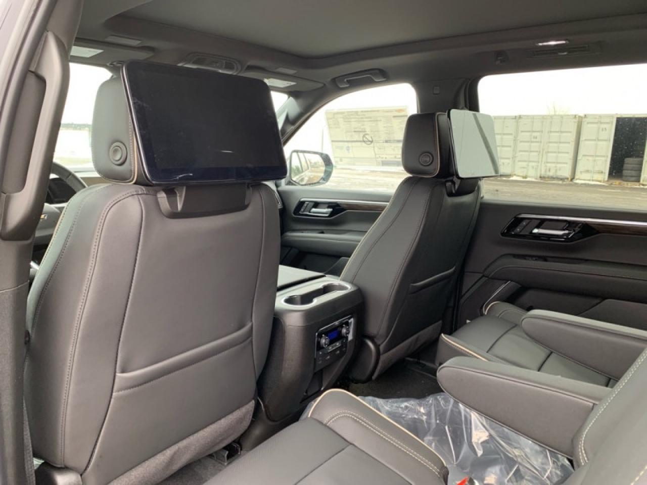 2025 Chevrolet Suburban Premier  - Leather Seats Photo