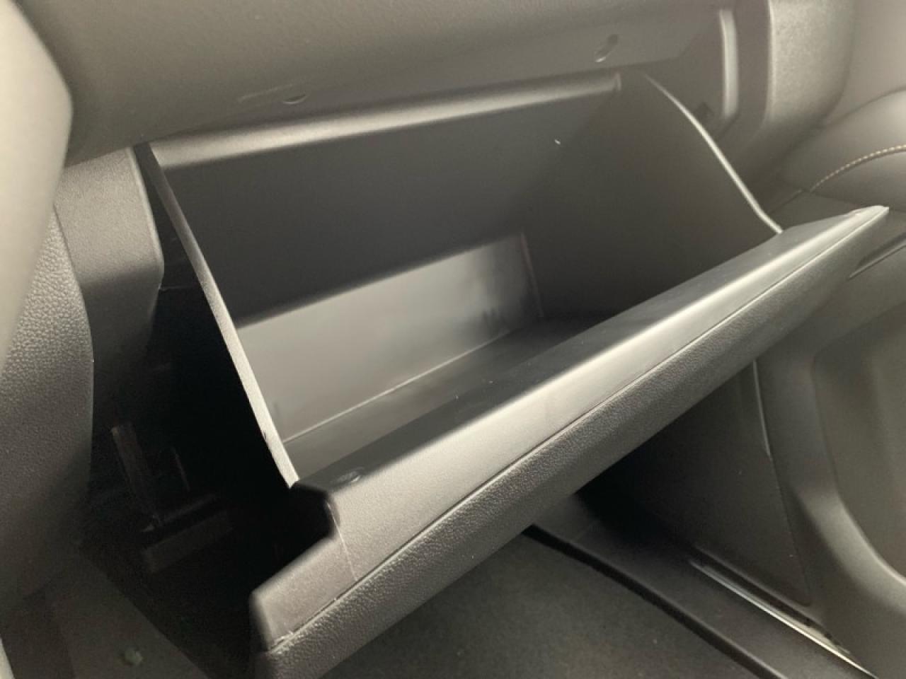 2025 Chevrolet Suburban Premier  - Leather Seats Photo