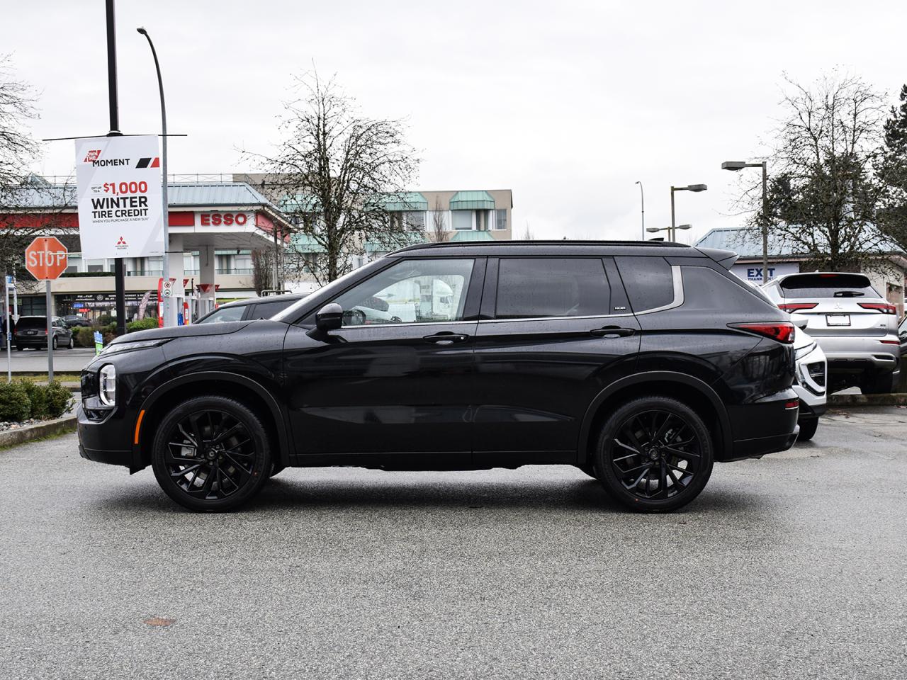 New 2024 Mitsubishi Outlander Noir - Black Alloy Wheels, Black Roof & Grille for sale in Coquitlam, BC