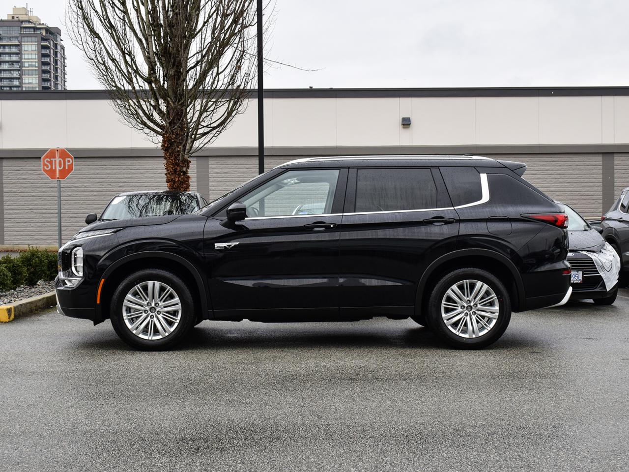 New 2025 Mitsubishi Outlander Phev SE - Heated Seats, Sunroof, Power Liftgate for sale in Coquitlam, BC