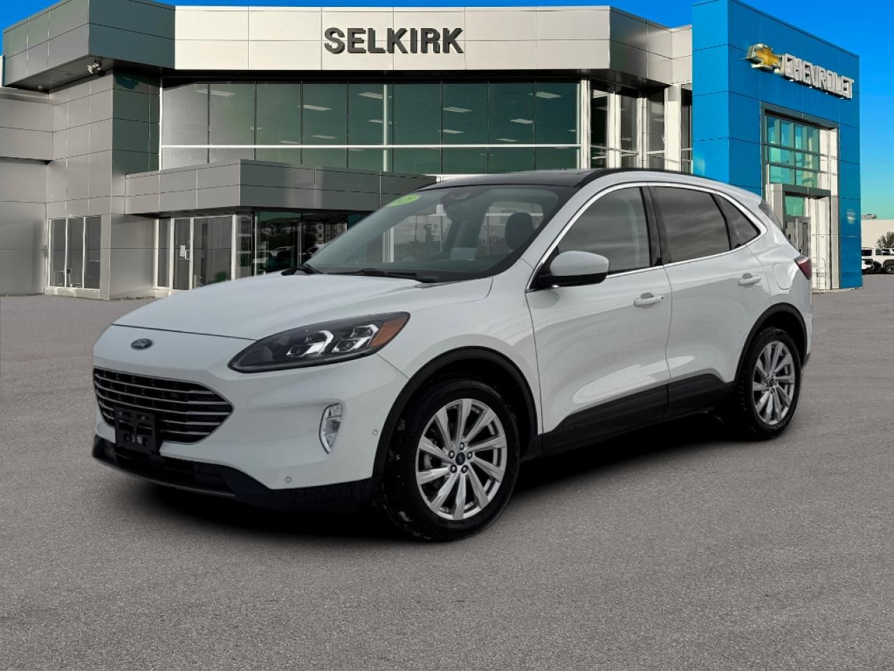 Used 2021 Ford Escape Titanium Hybrid for sale in Selkirk, MB