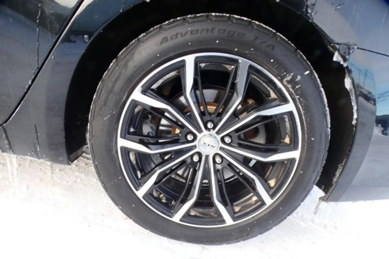 2015 Acura TLX SH-AWD V6 Tech 4dr Sdn w/Htd L, S/R, NAV, BUC - Photo #18