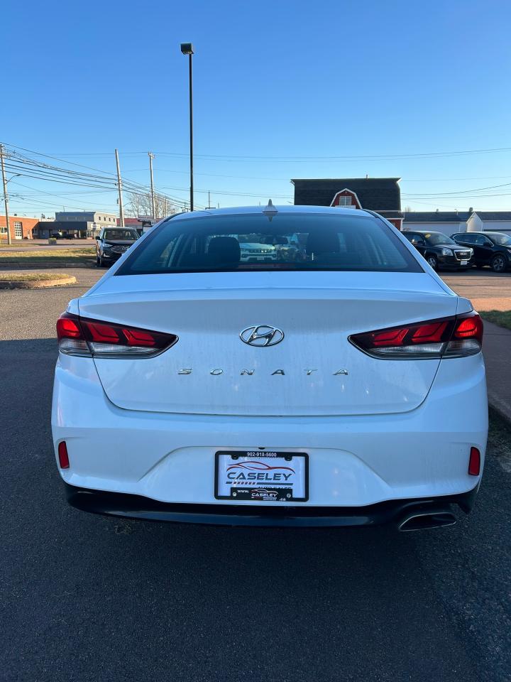 2019 Hyundai Sonata ESSENTIAL - Photo #5